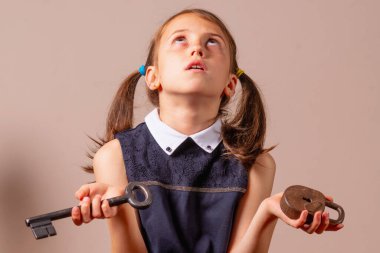 Kilidin yanlış parola, güvenlik ve parola yönetiminin sembolü olarak başarısız seçilimi.