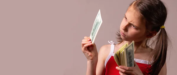 Fogalmi Kép Pénzügyi Oktatás Írástudás Befektetés Portré Fiatal Vonzó Gyönyörű — Stock Fotó