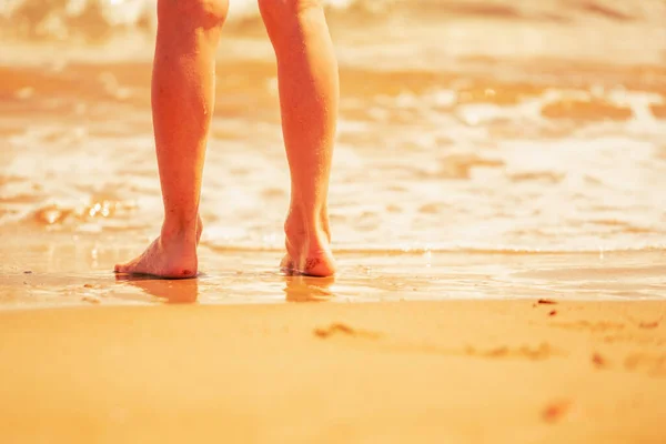 Sommerferien Junge Attraktive Schöne Mädchen Entspannen Und Genießen Strand Sonnigen — Stockfoto