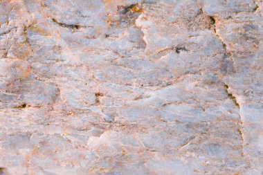 Zengin, güzel, çiğ mermer taş dokusu. Tasarım için arka plan. Boşluğu kopyala.