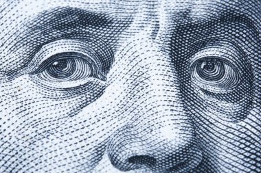 Benjamin Franklin 'in yüz dolarlık banknottaki Macro görüntüsü. Kapat..
