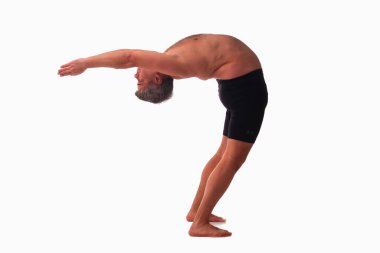 Yoga yapan adamın Ashtanga yoga tarafından görünüşü. Sağlık, spor, yaşam tarzı, din kavramı.