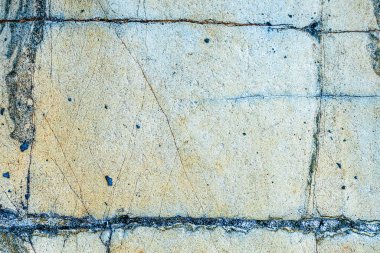 Koyu çatlaklarla dolu eski bir arka plan. Tasarım ve doku arka planınız için harika. Metin veya tasarım için çerçeve.