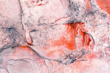 Koyu çatlaklı kırmızı mermer arka plan. Tasarım ve doku arka planınız için harika. Yatay resim.