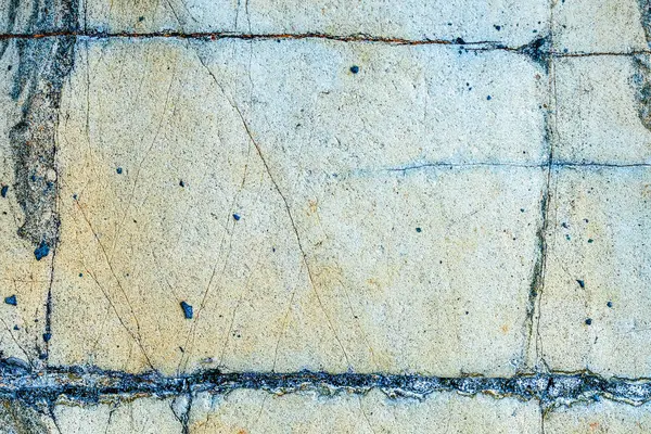 Koyu çatlaklarla dolu eski bir arka plan. Tasarım ve doku arka planınız için harika. Metin veya tasarım için çerçeve.