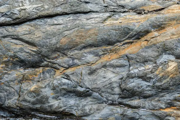 Eskimiş gri mermer mermer arka planda koyu çatlaklar var. Tasarım ve doku arka planınız için harika.. 