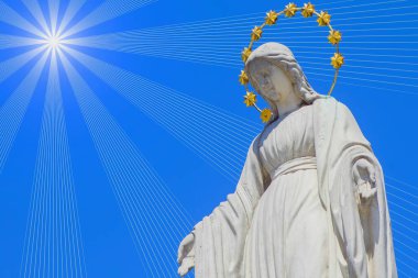 Bakire Meryem, güneşin ışınlarında cennetin kraliçesi.. 