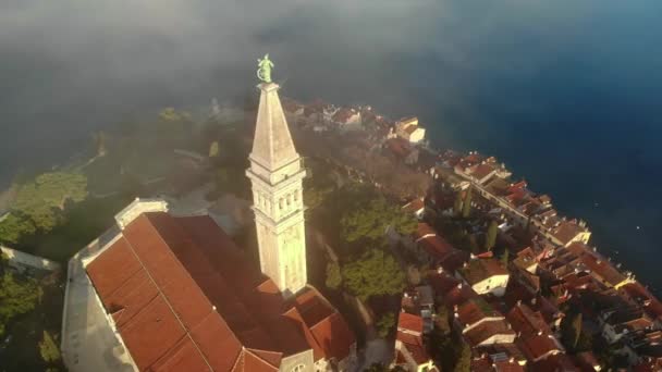 Aerial View Winter Sunrise Rovinj Old Town Κροατία Παραθαλάσσιος Τουριστικός — Αρχείο Βίντεο
