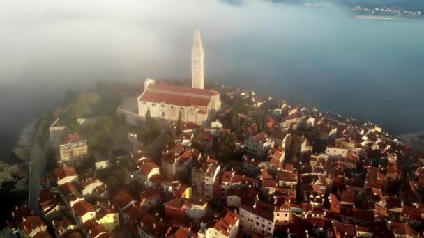 Luftaufnahme Wintersonnenaufgang Über Der Altstadt Von Rovinj Kroatien Touristenziel — Stockvideo