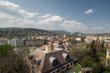 Budim Panorama, güneşli bir günde Budapeşte 'nin batı yakasından Kale' den..