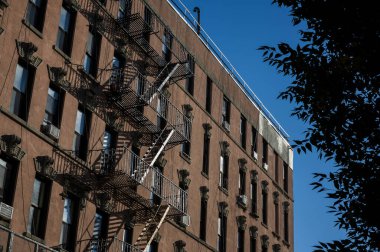 New York City Yangın Merdivenleri Klasik Arka plan, Öğleden Sonra Güneşinden Aydınlatma