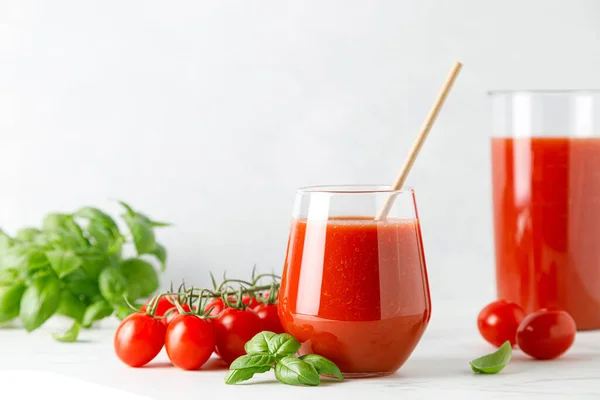 Tomato Juice Glass Fresh Tomatoes — Zdjęcie stockowe