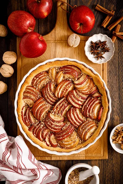 Apfelkuchen Torte Mit Äpfeln Zimt Und Walnüssen Ansicht Von Oben — Stockfoto