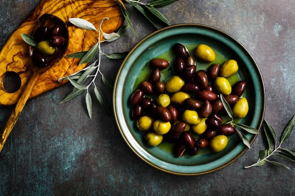 Oliven Einer Schüssel Ansicht Von Oben — Stockfoto