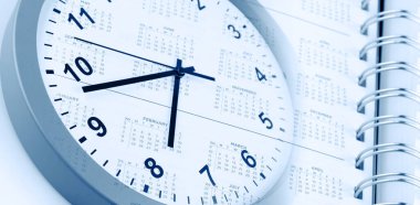 Saat yüzü ve takvim günlüğü bileşimi