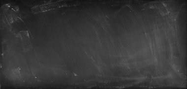 Tahta arka planda tebeşir temizlendi