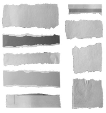 Düz arka plan üzerinde yırtılmış kağıt dokuz adet 
