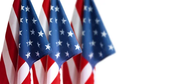 Três Bandeiras Americanas Frente Fundo Branco — Fotografia de Stock