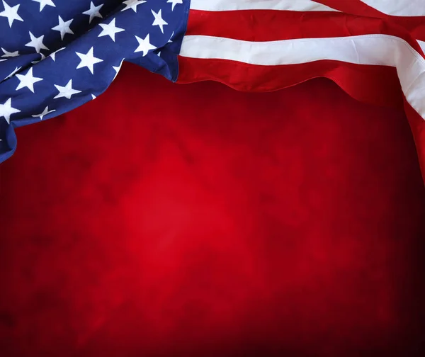 Bandera Americana Frente Fondo Rojo Borroso — Foto de Stock