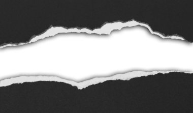 Beyaz arka planda sökük siyah kağıt, kopya için alan