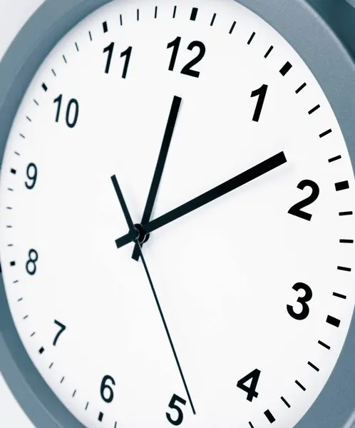 Gros Plan Des Aiguilles Sur Visage Horloge — Photo