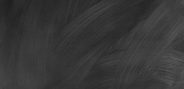 Tahta arka planda tebeşir temizlendi