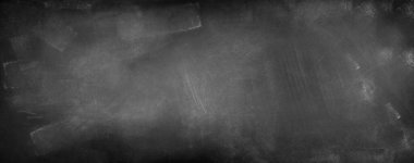 Tahta arka planda tebeşir temizlendi