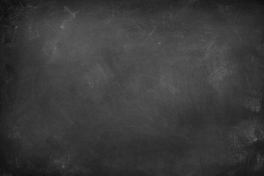 Tahta arka planda tebeşir temizlendi