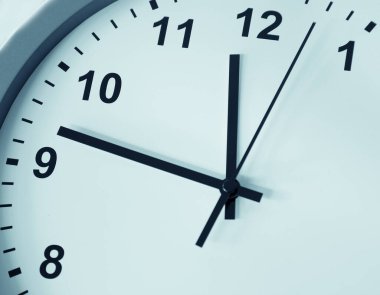 Close-Up Saat yüzünü elleri