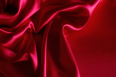 Kırmızı ipek kumaşta dalgalanmalar