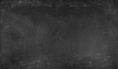 Tahta arka planda tebeşir temizlendi