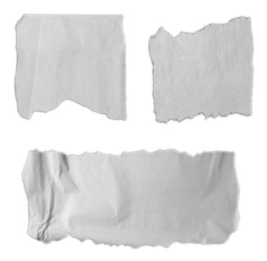 Beyaz arkaplanda üç parça yırtık kağıt