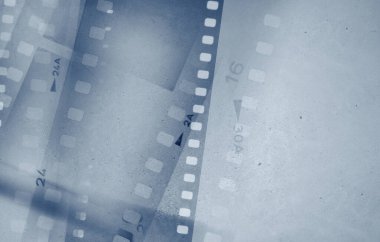 Film negatifleri mavi arka grubu çerçeveler