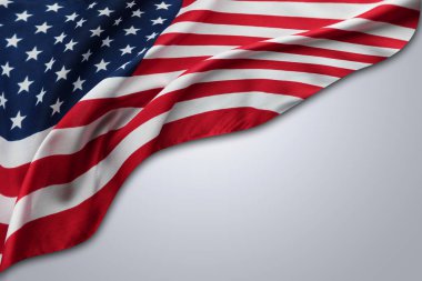 Gri arkaplanda Amerikan bayrağının yakın çekimi