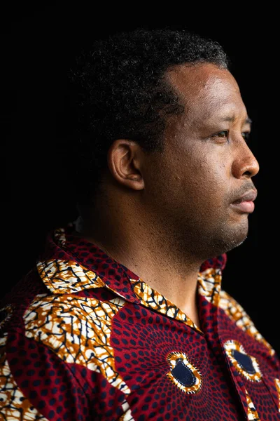 Portré Jóképű Afrikai Férfi Fekete Háttér Jogdíjmentes Stock Fotók