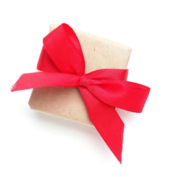 Κουτί Δώρου Ανακυκλωμένο Χαρτί Και Κόκκινο Φιόγκο Λευκό Φόντο Χριστουγεννιάτικο — Φωτογραφία Αρχείου