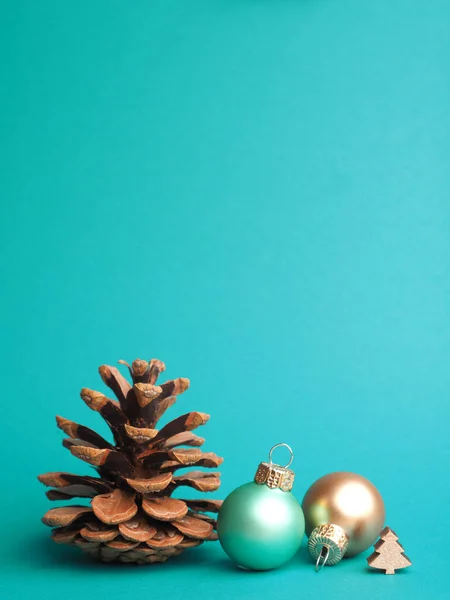 Веселого Різдва Бірюзовий Фон Мінімалістичні Дерев Яні Різдвяні Прикраси Вінтажними — стокове фото