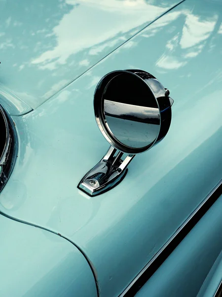 Eski Bir Klasik Araba Sideview Ayna Metin Alanı Ile Kavramsal — Stok fotoğraf