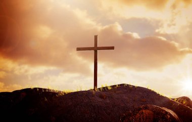 Bir tepede büyük bir haç, İsa 'nın dirilişi, çarmıha gerilmesi, güneşin doğuşu, karışık medya