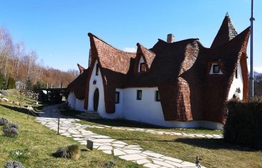Romanya 'nın Sibiu kentindeki Porumbacu köyünün çamurdan kalesi