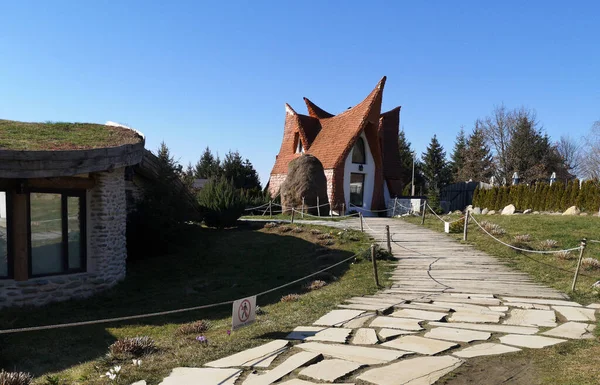 ルーマニア シビウのポルンバク村のおとぎ話の粘土城 — ストック写真
