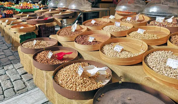 Stand Different Kinds Nuts Street Market Thessaloniki Greece — Stock Photo, Image