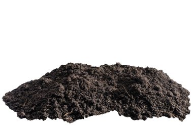 Siyah toprak yığını, beyaz arka planda izole edilmiş.