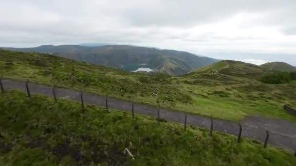 Vue Aérienne Lac Dans Île Volcanique Açores Octobre 2022 — Video
