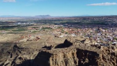 Guadix, Mağara Evleri ile Tarihi Şehir. Granada. Endülüs, İspanya. 20 Nisan 2023.