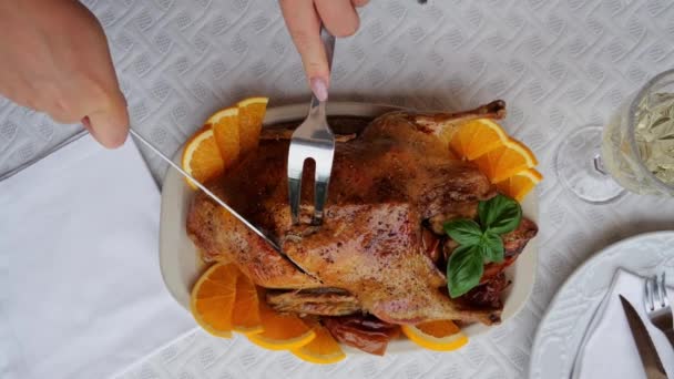 Baked Duck Goose Stuffed Apples Platter Female Hands Cutting Duck — Stock Video