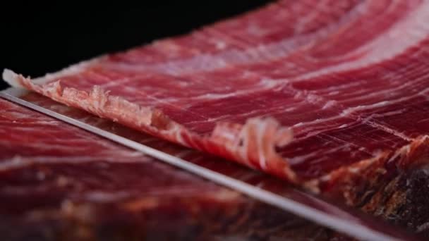 Mes Snijden Snijden Van Een Traditionele Iberico Spaanse Ham Jamon — Stockvideo