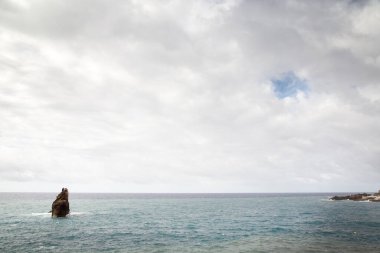 Güney kıyısındaki Madeira 'ya bakıyorum.