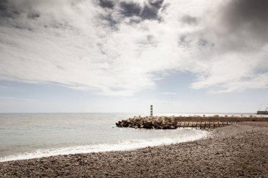 Güney kıyısındaki Madeira 'ya bakıyorum.