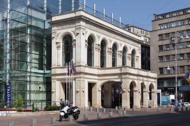 BUCHAREST, ROMANIA - 24 Haziran 2023: Bükreş şehir merkezindeki Novotel binası. Calea Victoriei 'de lüks bir otel..